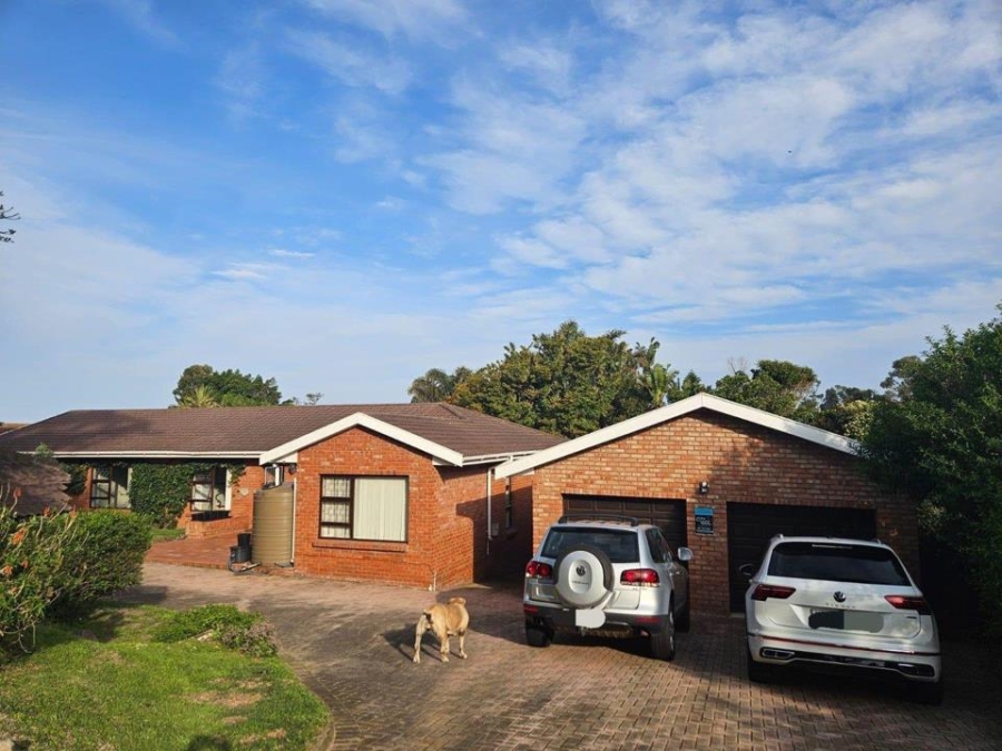 To Let 4 Bedroom Property for Rent in Pari Park Eastern Cape